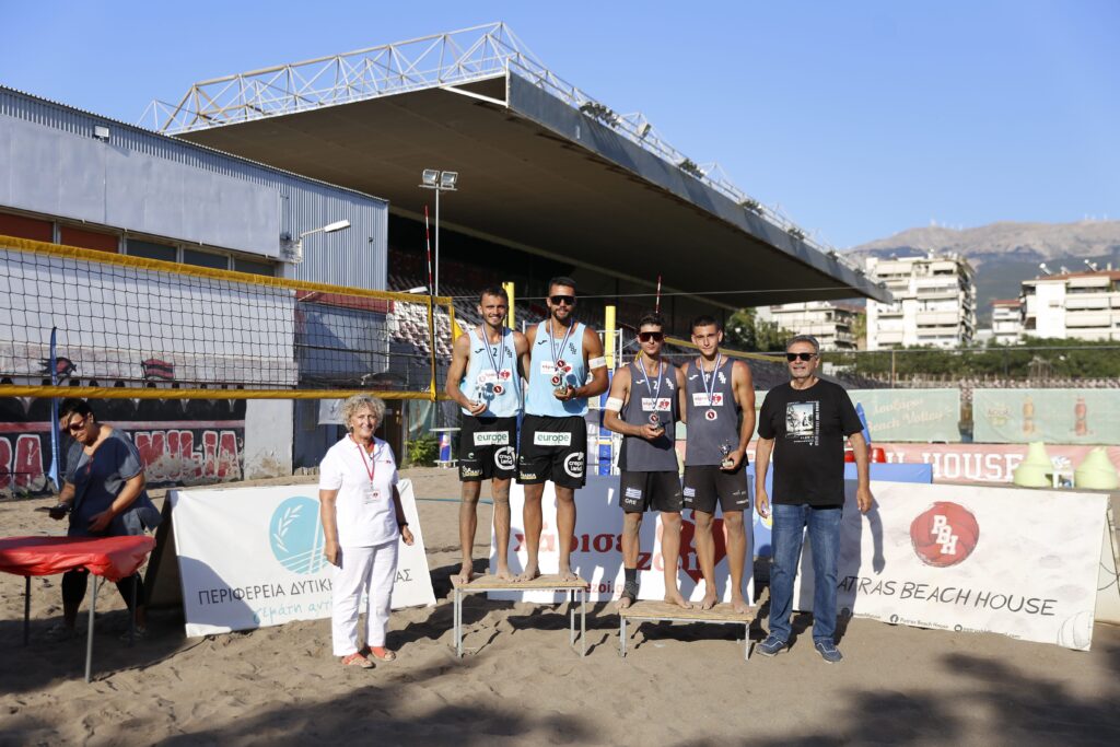 Κόλα / Σιδερής στο πιο ψηλό σκαλί του βάρθρου στο Patra's Open 1